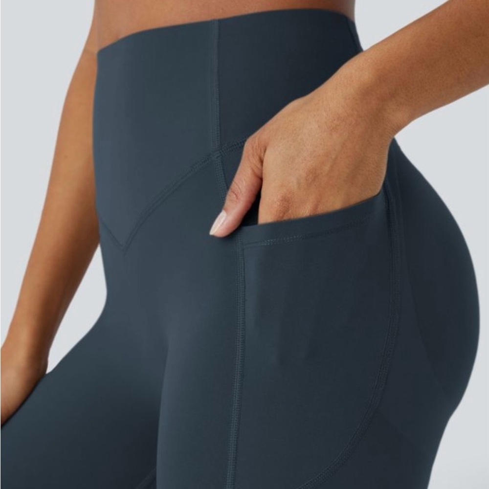 HALARA UltraSculpt High Waisted Scrunch Butt Lifting Tummy Control Leggings - Picture 6 of 9